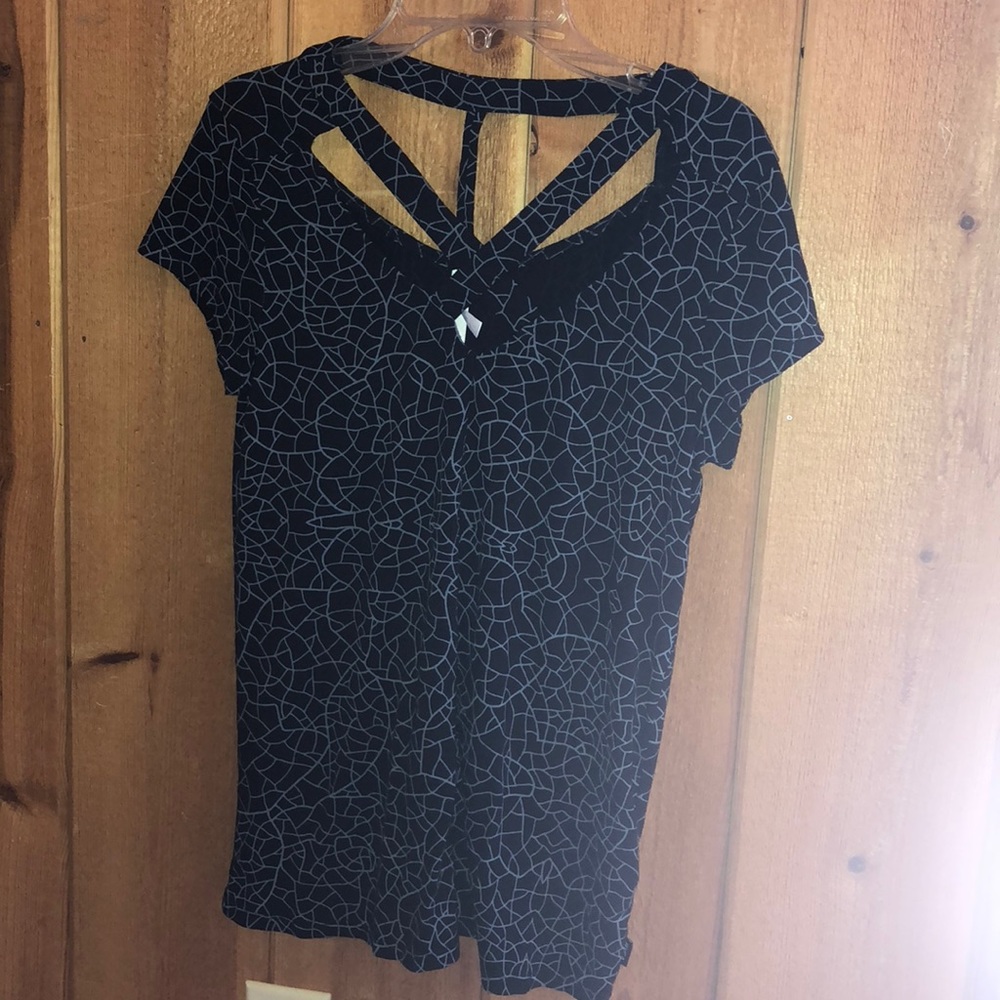 NWOT RVCA xs t shirt top black and blue